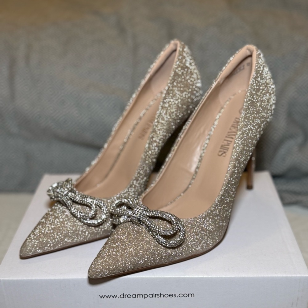 Dream Pairs Glitter Bow Heels - Gold